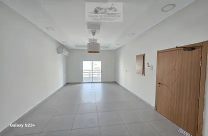 شقة - 2 غرف نوم - 2 حمامات للايجار في سار - المحافظة الشمالية