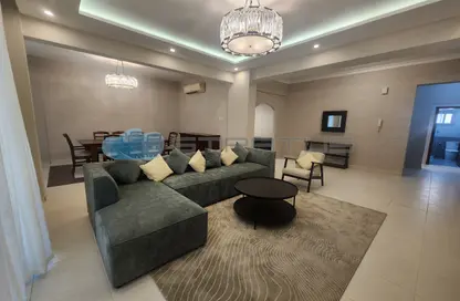 Apartment - 3 Bedrooms - 4 Bathrooms for sale in Busaiteen - Muharraq Governorate