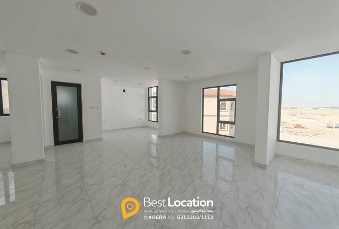 925612 - Property Image 2