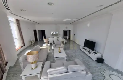 Apartment - 2 Bedrooms - 3 Bathrooms for rent in Seef - Capital Governorate