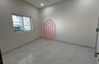 شقة - غرفة نوم - 1 حمام للايجار في توبلي - المحافظة الوسطى