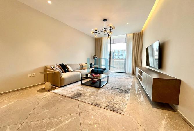 956196 - Property Image 2