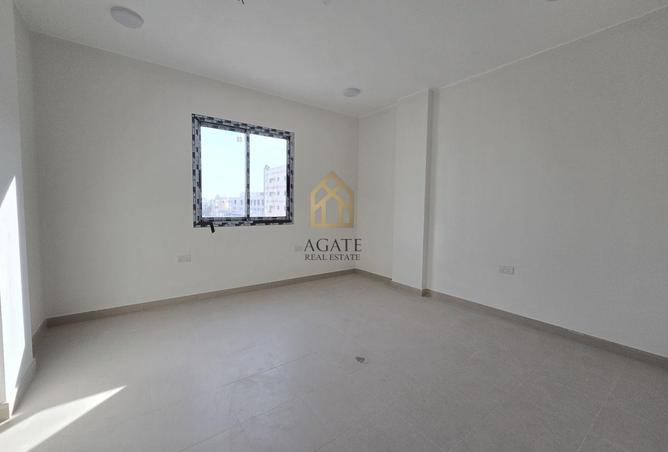 954220 - Property Image 2