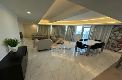 Apartment - 3 Bedrooms - 4 Bathrooms for rent in Al Juffair - Capital Governorate