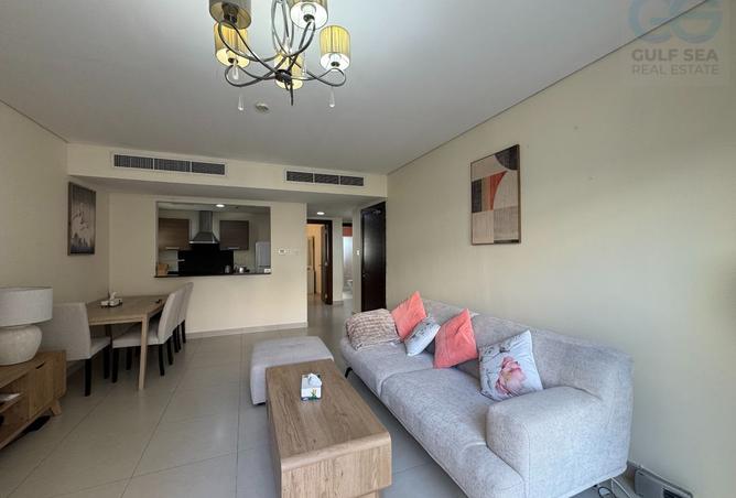 974358 - Property Image 2