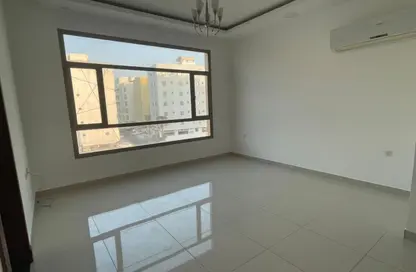 شقة - 3 غرف نوم - 3 حمامات للايجار في الجنبية - المحافظة الشمالية