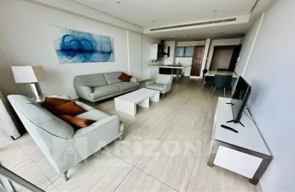 Living Room image for: Apartment - 1 Bedroom - 2 Bathrooms for rent in Um Al Hasam - Manama - Capital Governorate, Image 1