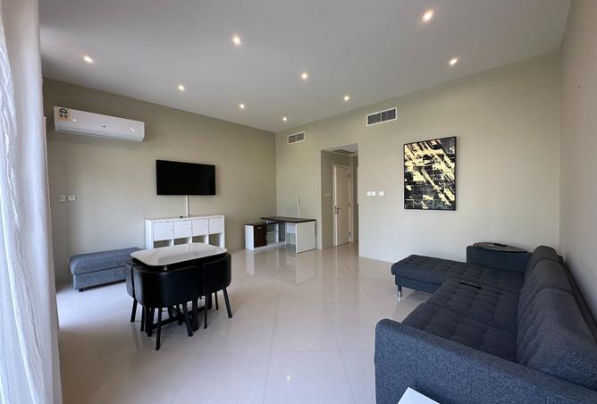955252 - Property Image 3