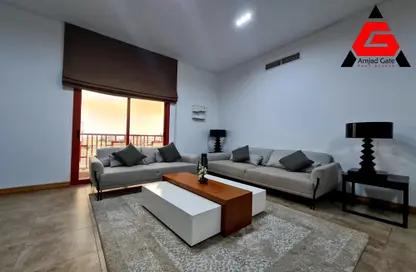 Living Room image for: Apartment - 2 Bedrooms - 2 Bathrooms for rent in Um Al Hasam - Manama - Capital Governorate, Image 1
