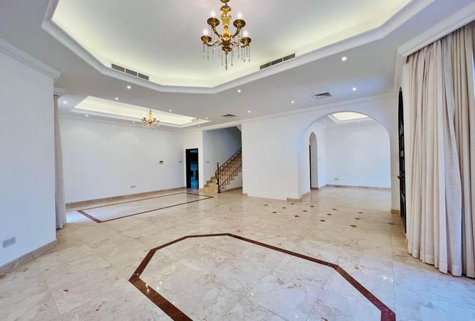 989238 - Property Image 3