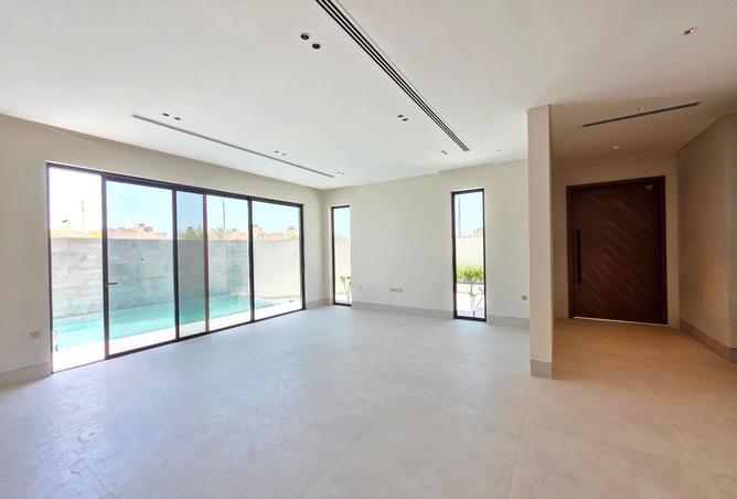 979860 - Property Image 3