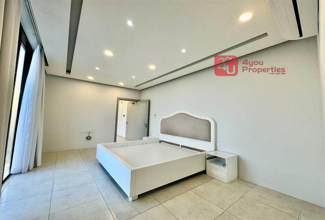 975632 - Property Image 2