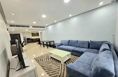 Apartment - 2 Bedrooms - 2 Bathrooms for rent in Busaiteen - Muharraq Governorate