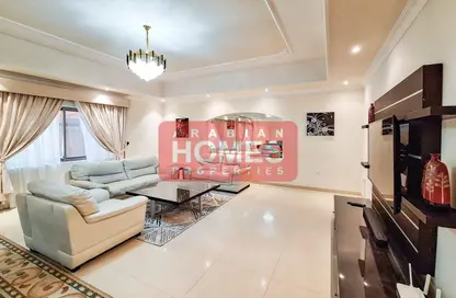 Apartment - 2 Bedrooms - 3 Bathrooms for rent in Mahooz - Manama - Capital Governorate