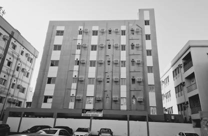 عمارة بالكامل - 2 غرف نوم - 2 حمامات للبيع في شارع المعارض - الحورة - محافظة العاصمة