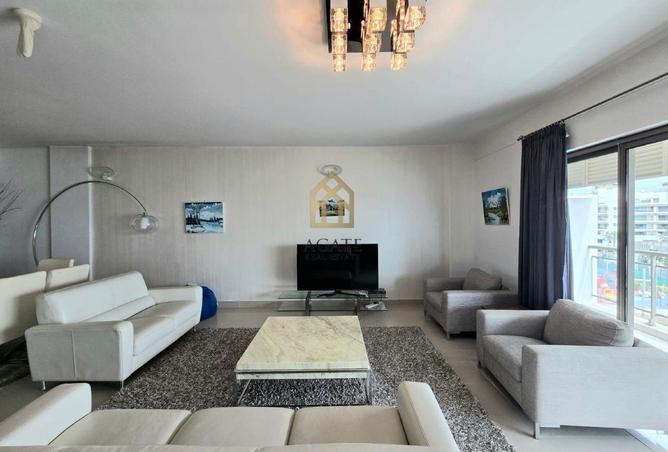 963280 - Property Image 2