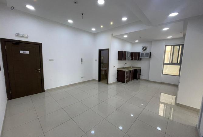 983598 - Property Image 2