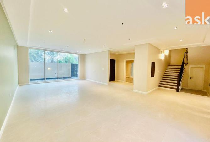 964610 - Property Image 2