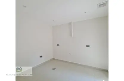 Empty Room image for: Villa - 5 Bedrooms - 6 Bathrooms for sale in Sitra - Central Governorate, Image 1