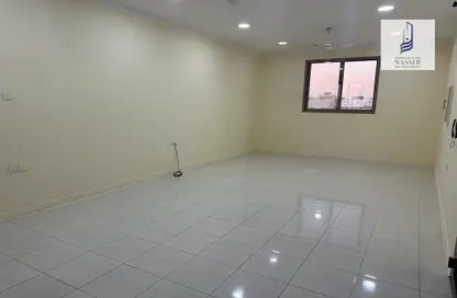 Empty Room image for: Apartment - 4 Bedrooms - 4 Bathrooms for rent in Sanad - Central Governorate, Image 1