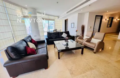 Apartment - 3 Bedrooms - 3 Bathrooms for rent in Al Juffair - Capital Governorate