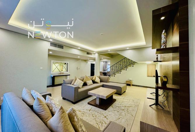 954731 - Property Image 2