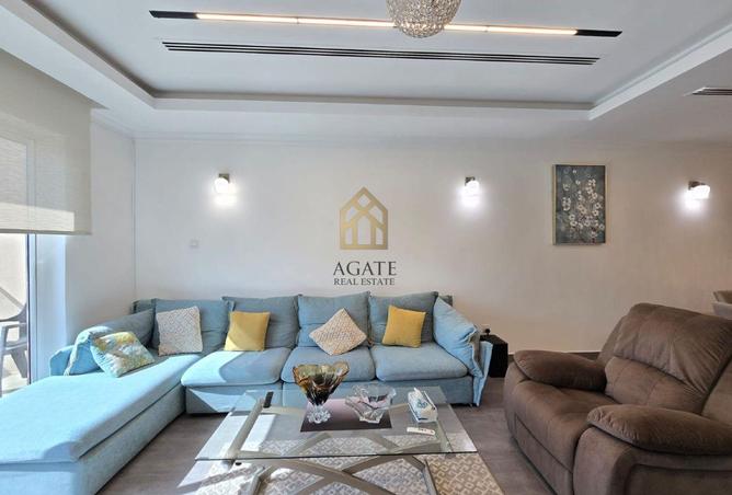 963560 - Property Image 2