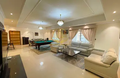 Apartment - 2 Bedrooms - 3 Bathrooms for rent in Mahooz - Manama - Capital Governorate