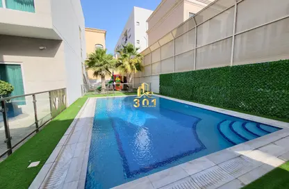 Compound - 3 Bedrooms - 3 Bathrooms for rent in Janabiya - Northern Governorate