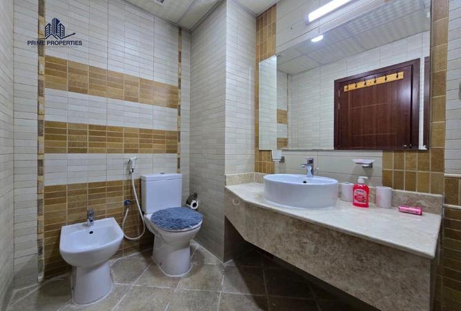 988042 - Property Image 2