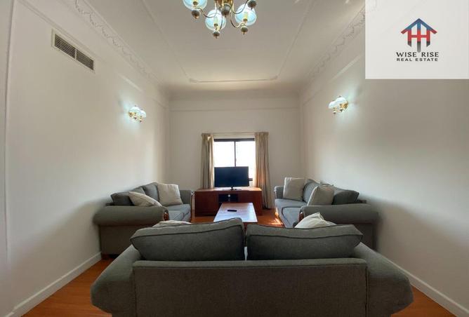 960421 - Property Image 2