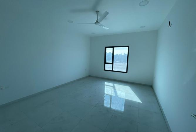 989714 - Property Image 2