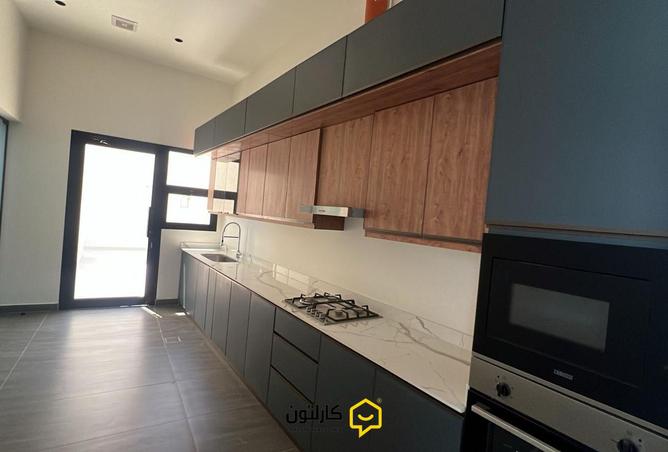 944648 - Property Image 3