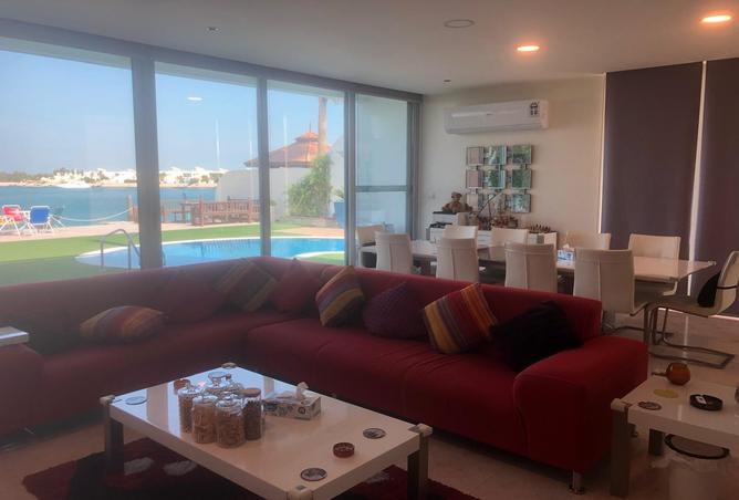 976062 - Property Image 3