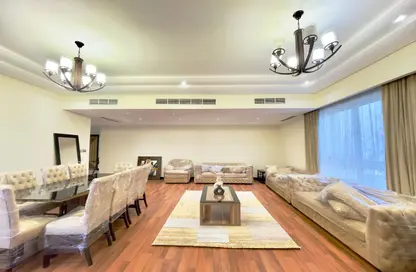 شقة - 4 غرف نوم - 6 حمامات للايجار في أبراج اللولو - المنامة - محافظة العاصمة