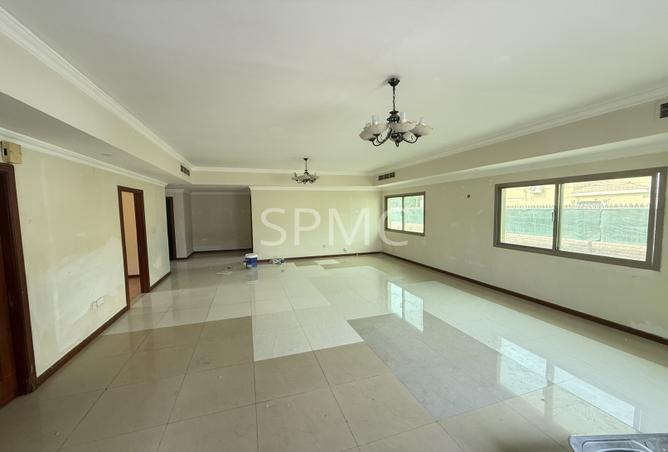 979637 - Property Image 2