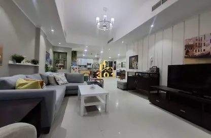 Apartment - 2 Bedrooms - 3 Bathrooms for rent in Busaiteen - Muharraq Governorate