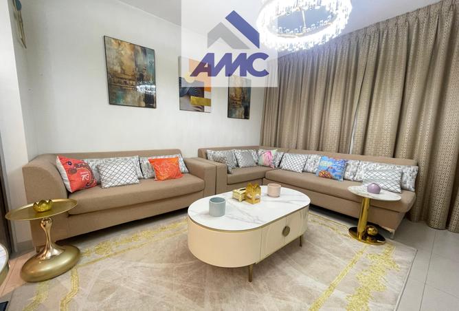 956468 - Property Image 2