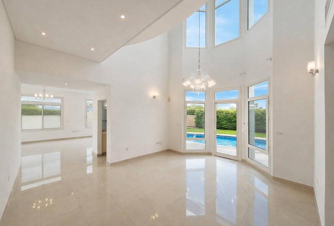 989415 - Property Image 2