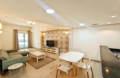 شقة - غرفة نوم - 2 حمامات للايجار في شارع أمواج - أمواج - المحرق شقة - غرفة نوم - 2 حمامات للايجار في شارع أمواج - أمواج - المحرق