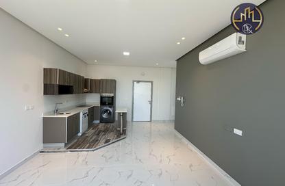 Apartment - 2 Bedrooms - 2 Bathrooms for rent in Maqabah - Northern Governorate