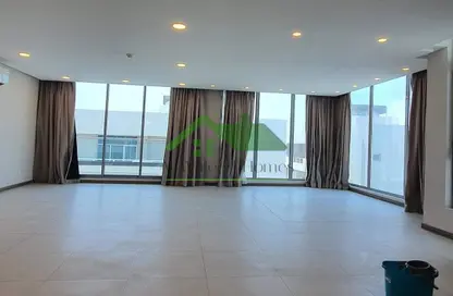 Apartment - 2 Bedrooms - 3 Bathrooms for rent in Hidd - Muharraq Governorate