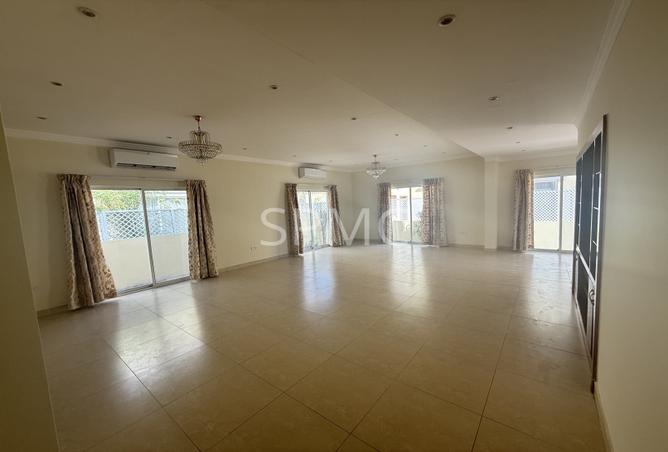 975801 - Property Image 3