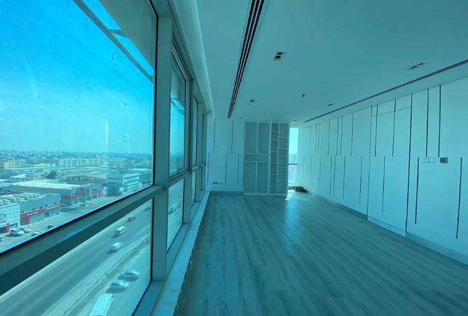 953705 - Property Image 2