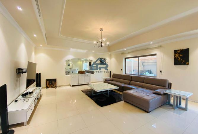 960404 - Property Image 2
