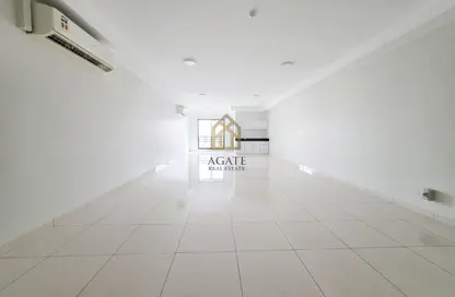 مكتب - استوديو - 1 حمام للايجار في توبلي - المحافظة الوسطى