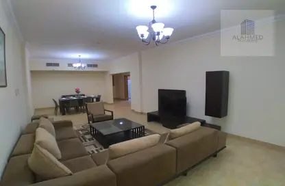 Living / Dining Room image for: Apartment - 2 Bedrooms - 2 Bathrooms for rent in Hoora - Capital Governorate, Image 1