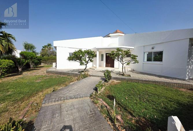 953171 - Property Image 2