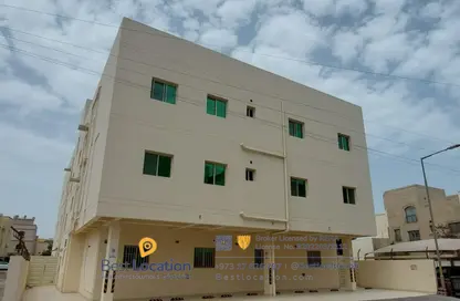 Apartment - 3 Bedrooms - 2 Bathrooms for rent in Tubli - Central Governorate