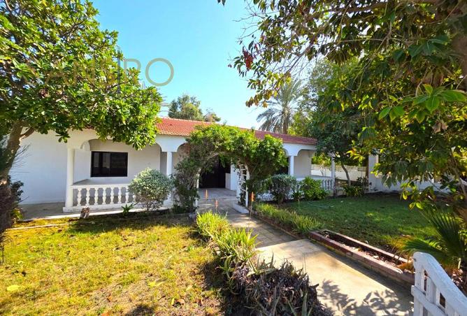 988723 - Property Image 2